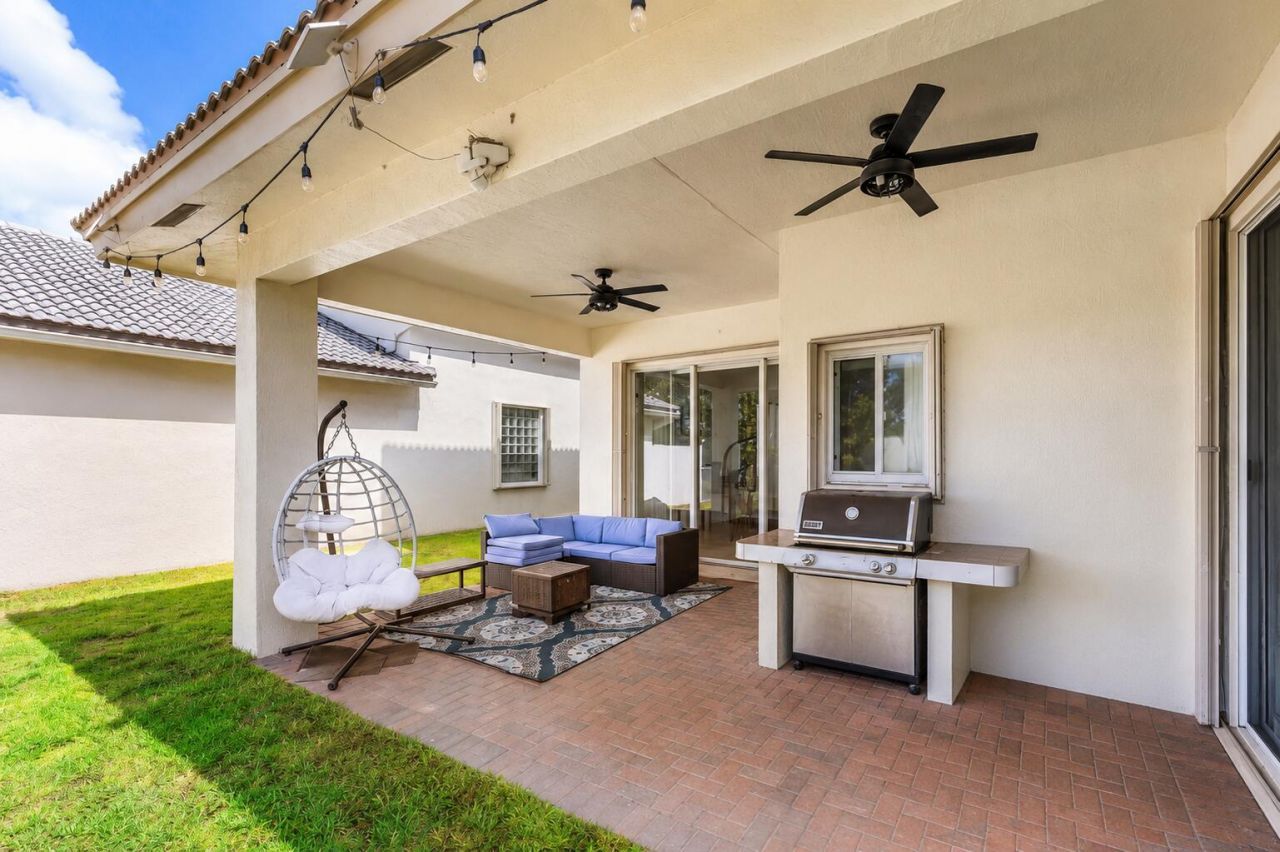 140 Bellezza Terrace, Royal Palm Beach, FL 33411 Photo