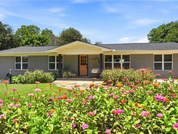 1335 Rivercrest Drive, New Braunfels, TX 78130