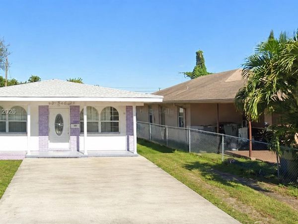 716 NW 4th St, Hallandale Beach, FL 33009
