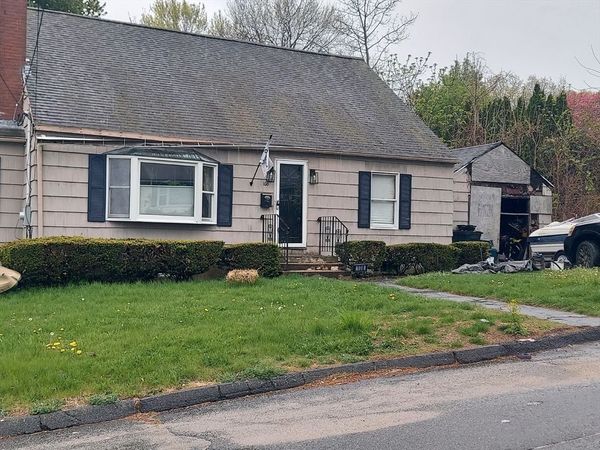 108 Pasadena Pkwy, Worcester, MA 01605