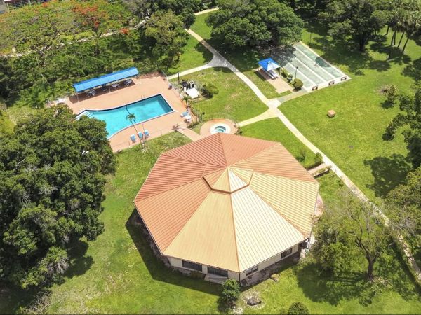 3070 NW 48th Terrace, Unit 405, Lauderdale Lakes, FL 33313