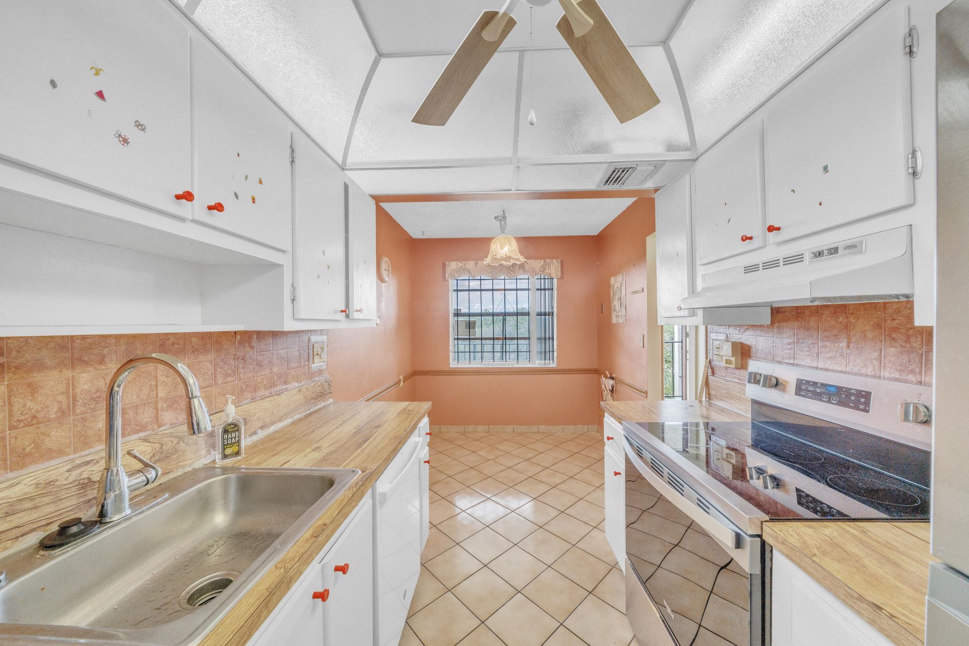 3070 NW 48th Terrace, Unit 405, Lauderdale Lakes, FL 33313 Photo