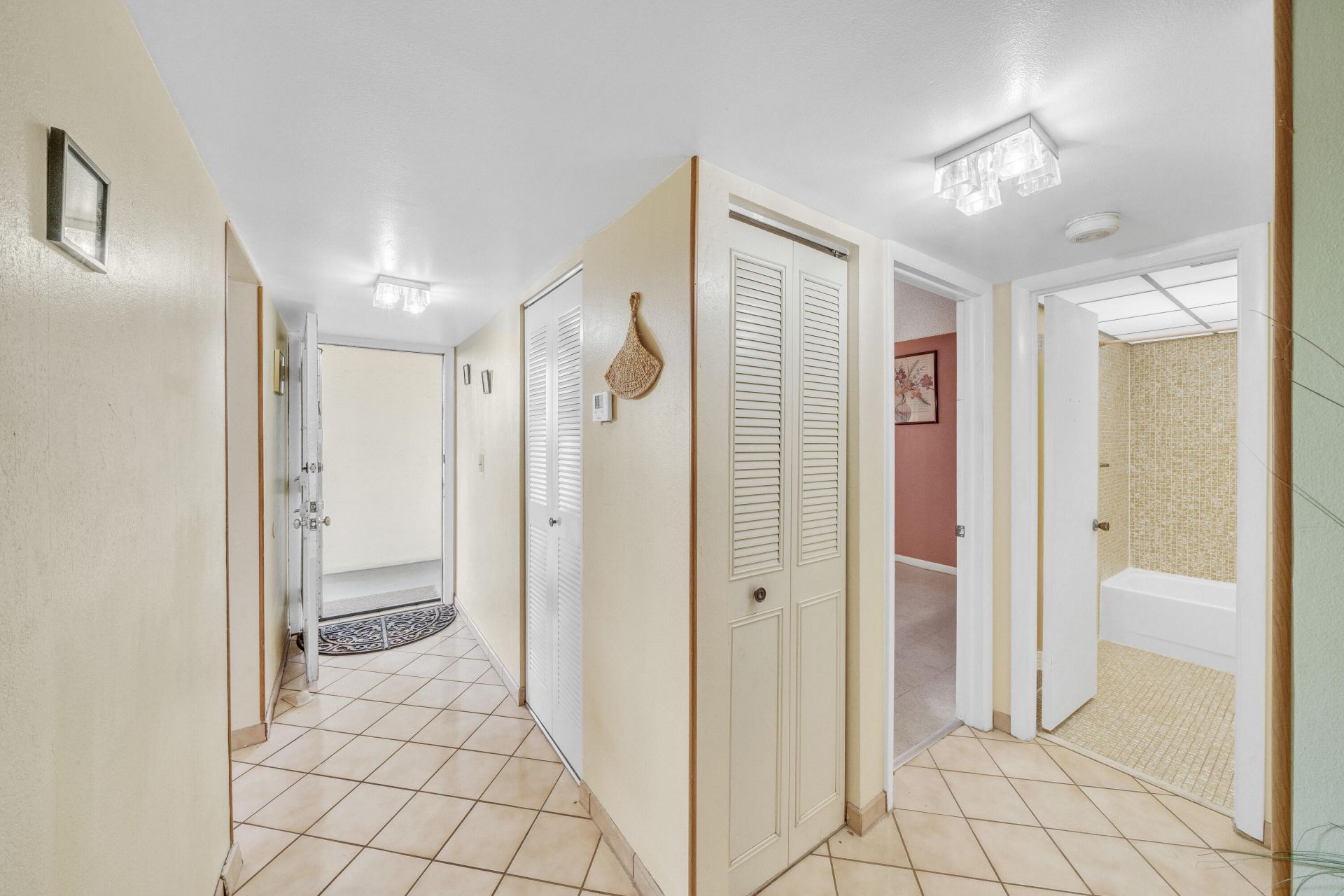 3070 NW 48th Terrace, Unit 405, Lauderdale Lakes, FL 33313 Photo