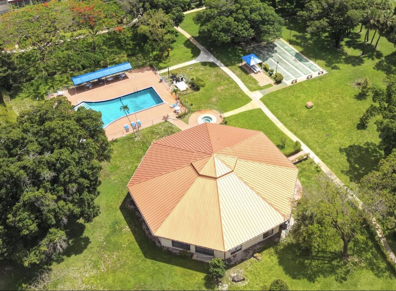 3070 NW 48th Terrace, Unit 405, Lauderdale Lakes, FL 33313 Photo