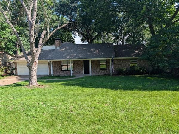 10764 County Road 1299 , Flint, TX 75762