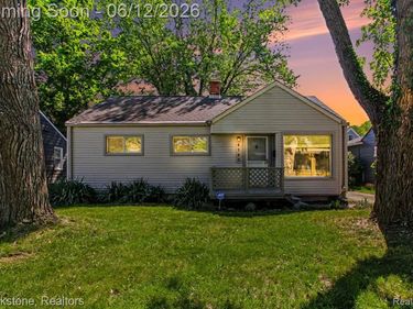 4142 Royal Avenue, Berkley, MI 48072