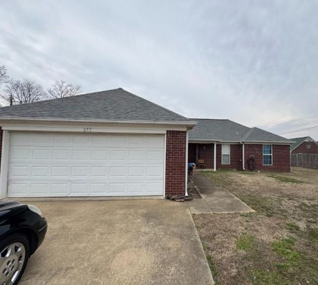 697 Wylie Dr, Brighton, TN 38011 Main Photo