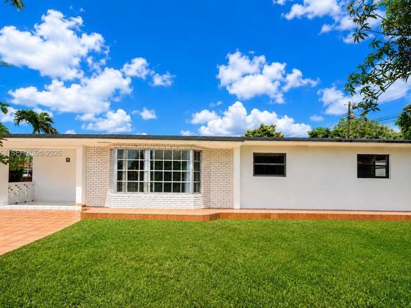 790 W 73rd Pl , Hialeah, FL 33014
