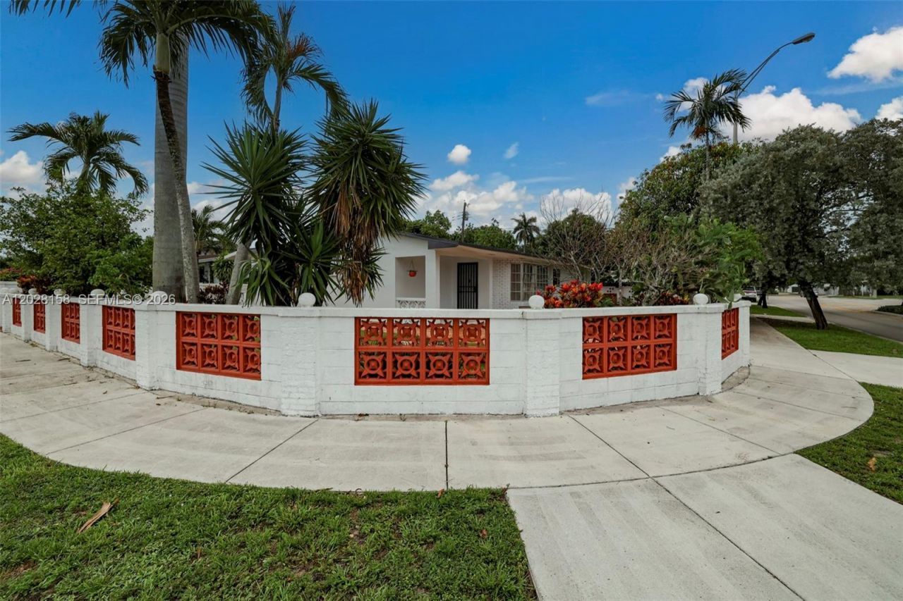 790 W 73rd Pl, Hialeah, FL 33014 Photo
