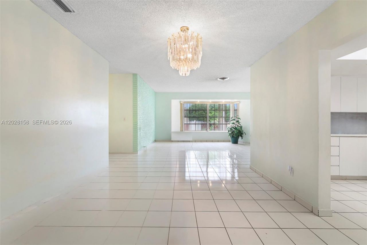 790 W 73rd Pl, Hialeah, FL 33014 Photo