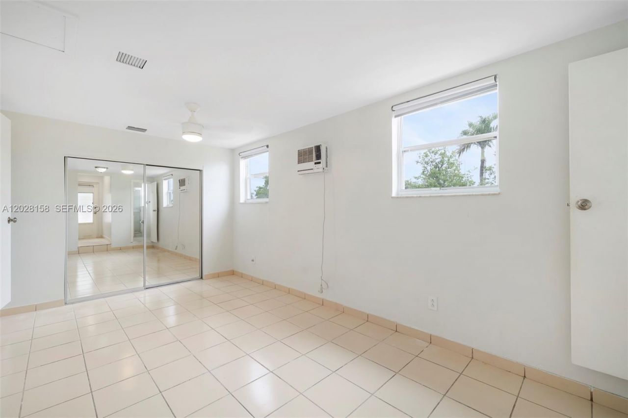790 W 73rd Pl, Hialeah, FL 33014 Photo
