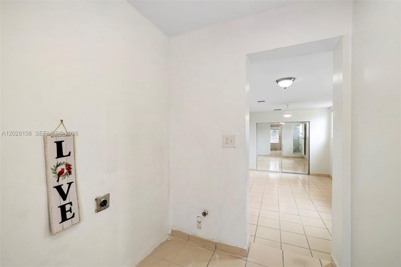 790 W 73rd Pl, Hialeah, FL 33014 Photo