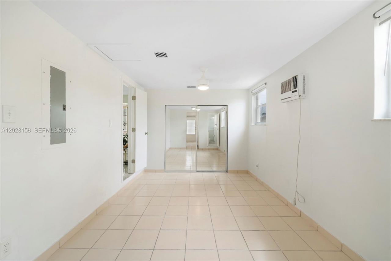 790 W 73rd Pl, Hialeah, FL 33014 Photo