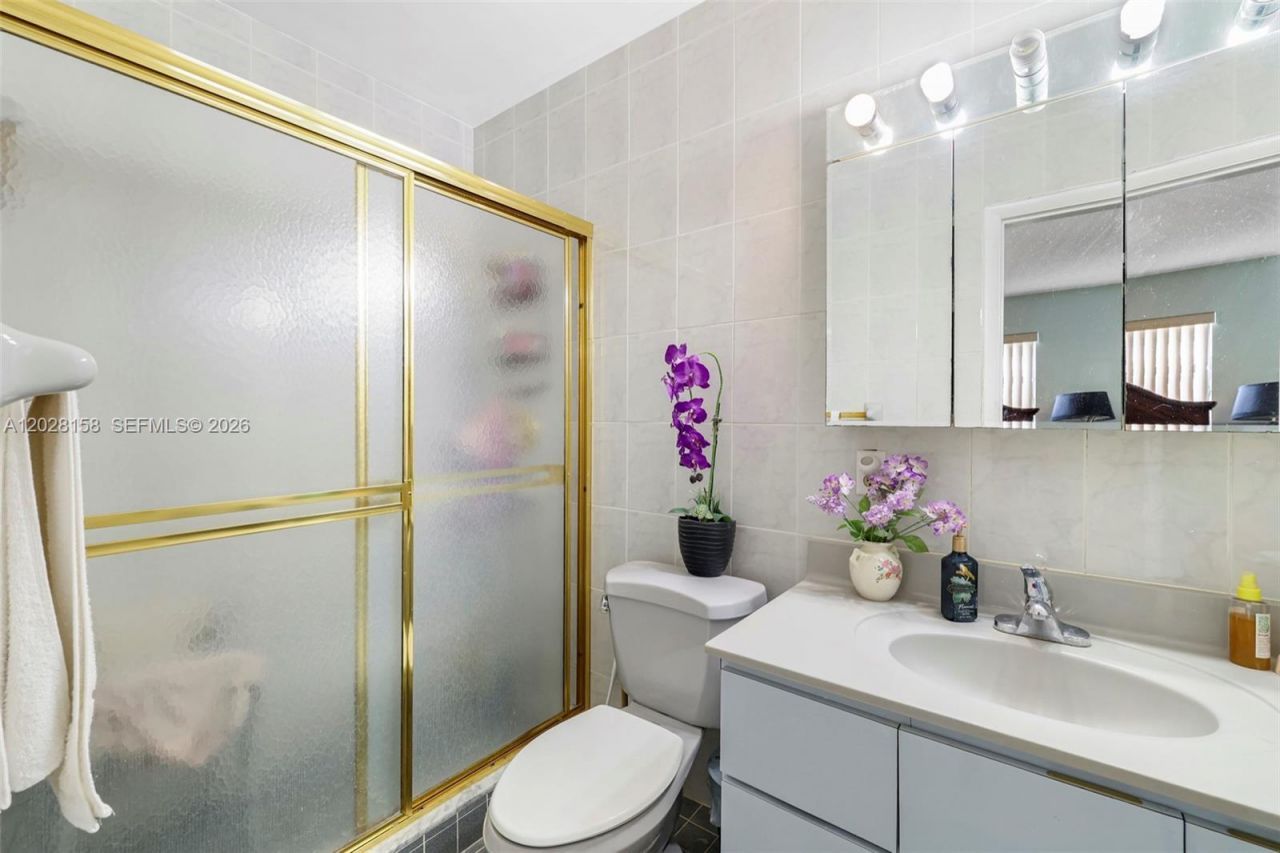 790 W 73rd Pl, Hialeah, FL 33014 Photo