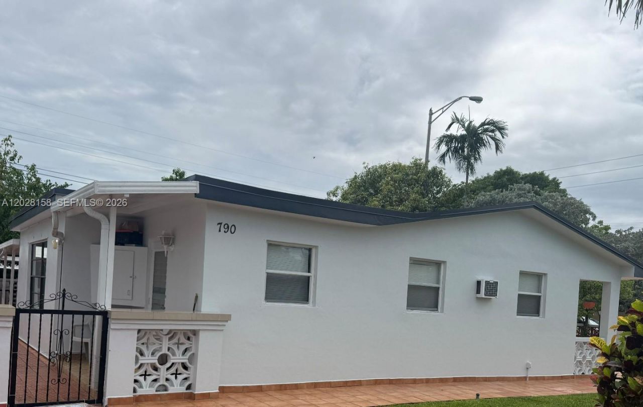 790 W 73rd Pl , Hialeah, FL 33014 Photo