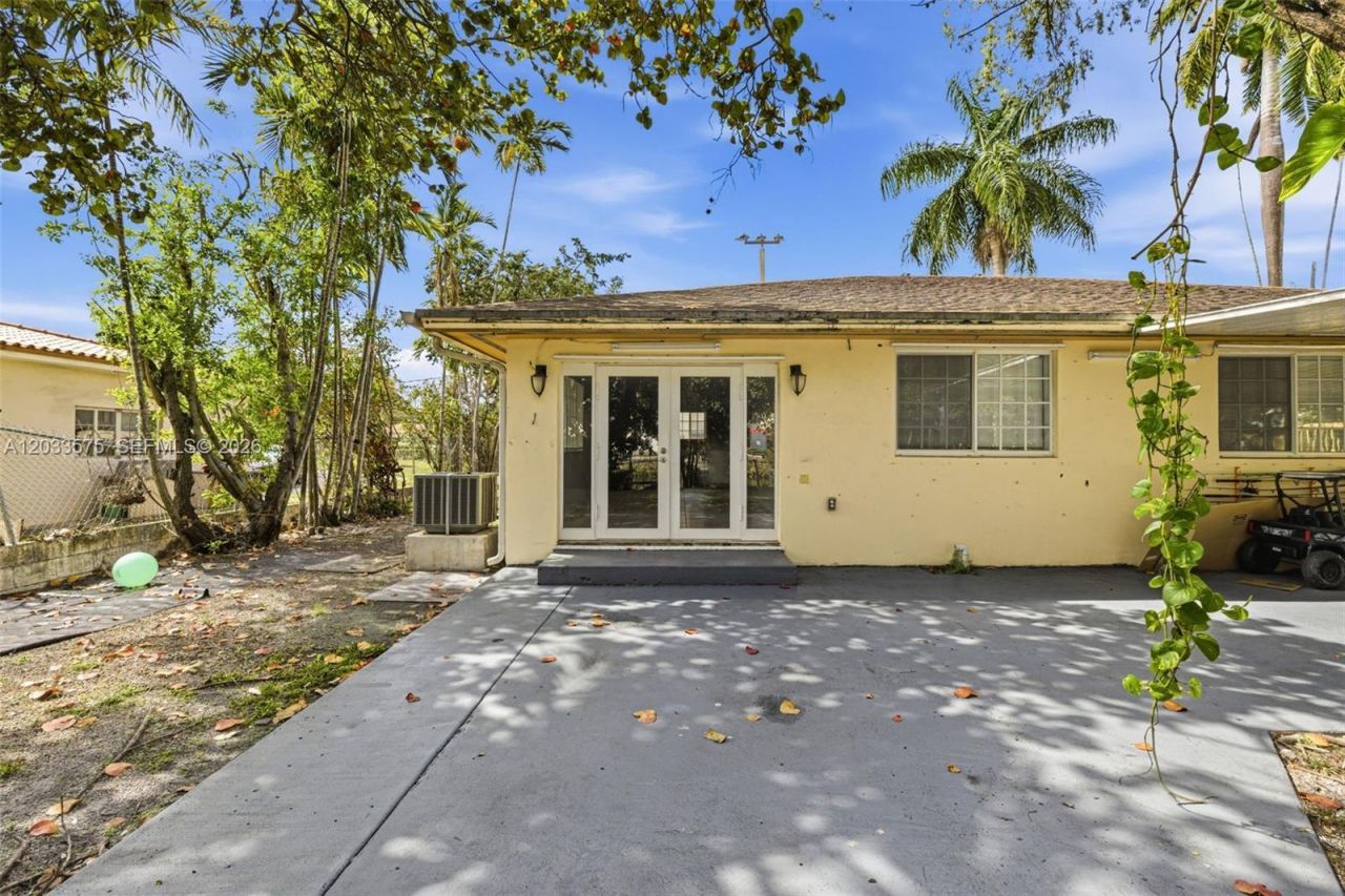 13 S Royal Poinciana Blvd , Unit 24, Miami Springs, FL 33166 Photo