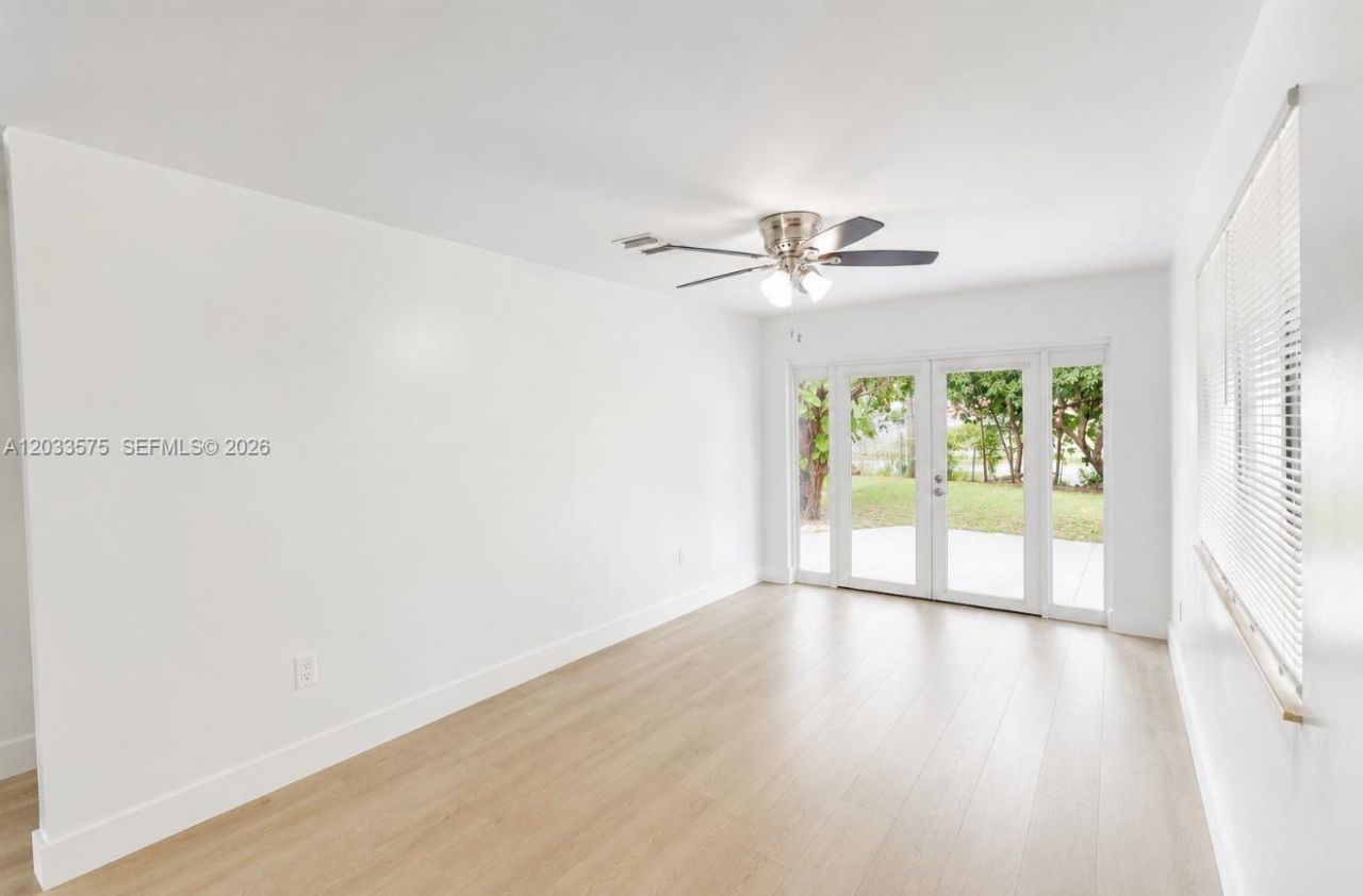 13 S Royal Poinciana Blvd , Unit 24, Miami Springs, FL 33166 Photo
