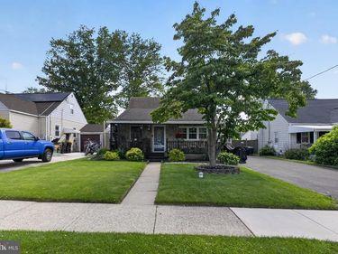 1206 LAKEVIEW DRIVE, LANSDALE, PA 19446