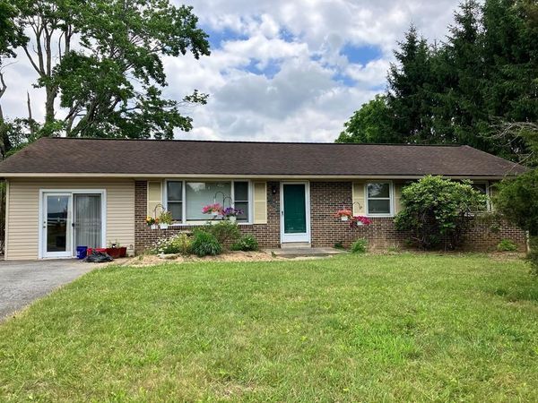 446 4 H Lake Road, DANIELS, WV 25832