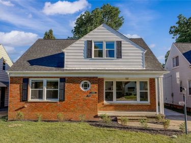 24006 E Silsby Road, Beachwood, OH 44122
