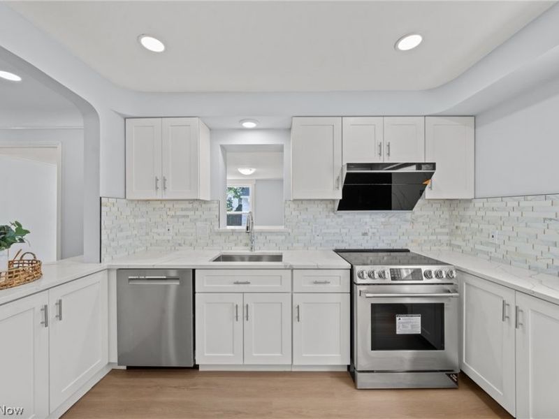 24006 E Silsby Road, Beachwood, OH 44122 Photo 14