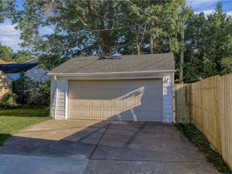 24006 E Silsby Road, Beachwood, OH 44122 Photo 43