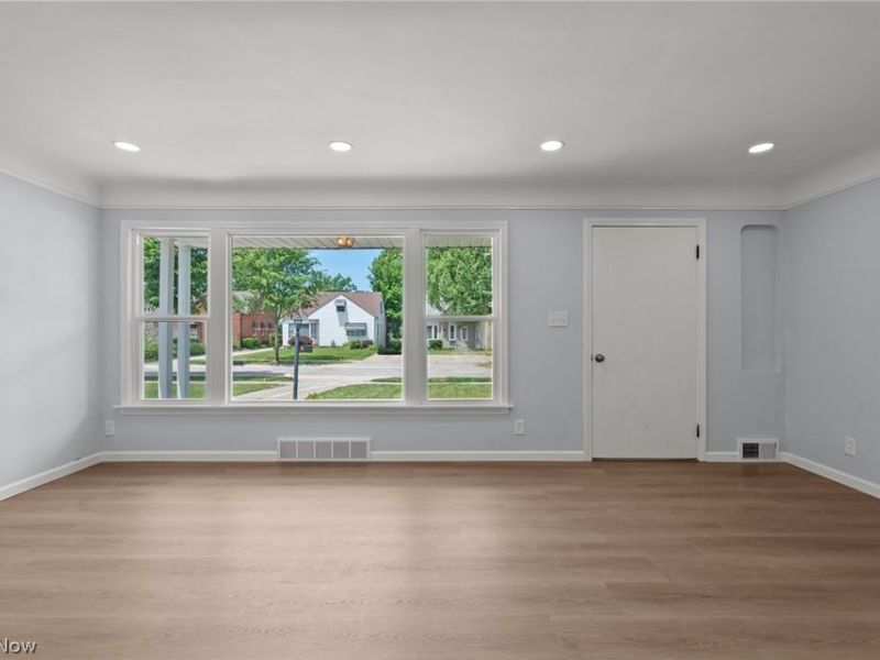 24006 E Silsby Road, Beachwood, OH 44122 Photo 5