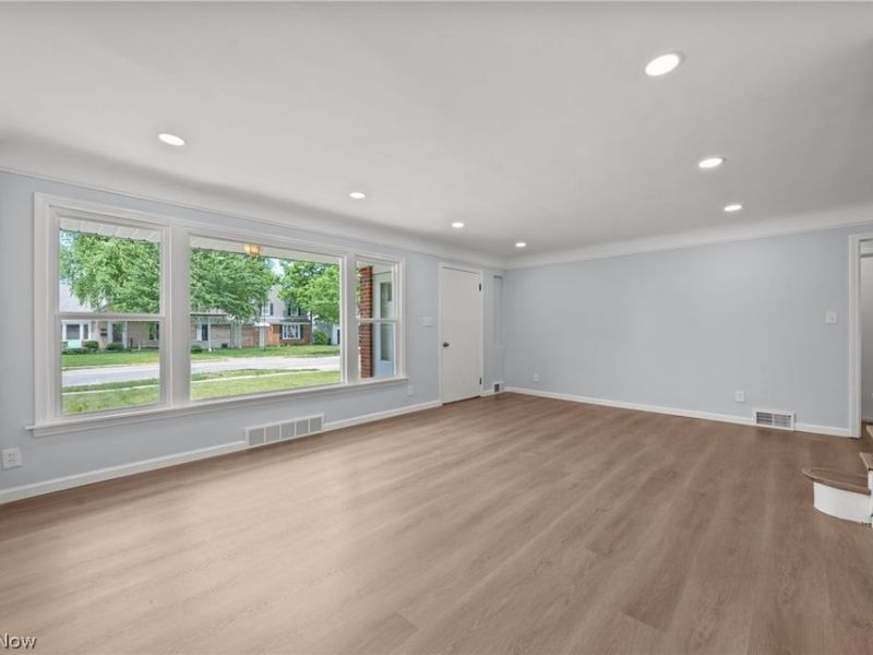 24006 E Silsby Road, Beachwood, OH 44122 Photo 6