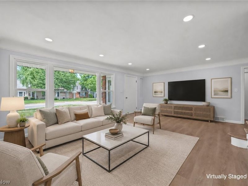 24006 E Silsby Road, Beachwood, OH 44122 Photo 7
