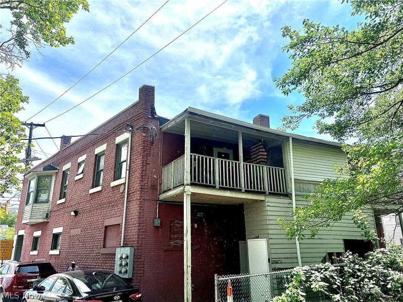 15557 Lake Shore Boulevard, Cleveland, OH 44110 Photo 2