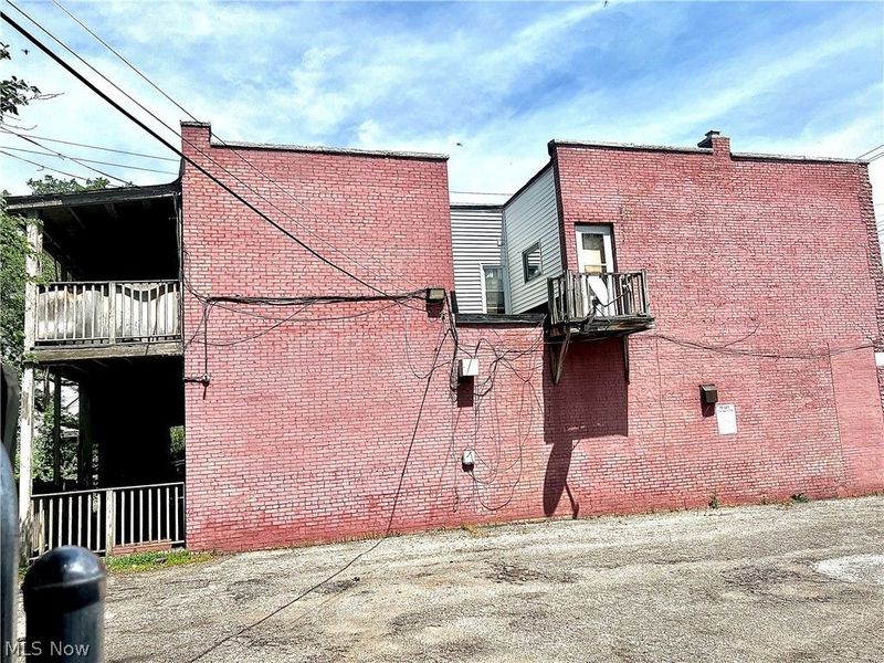 15557 Lake Shore Boulevard, Cleveland, OH 44110 Photo 3