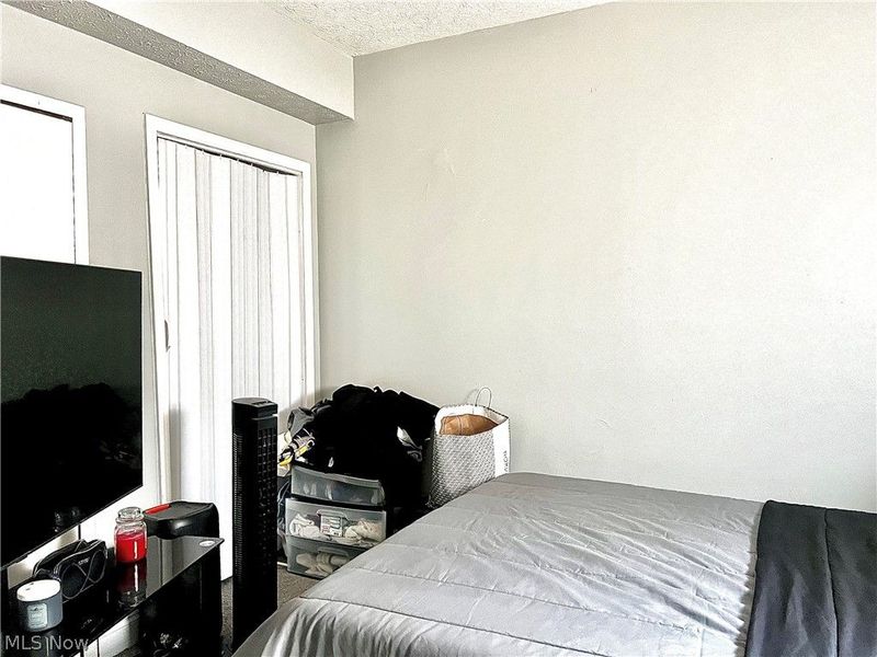 15557 Lake Shore Boulevard, Cleveland, OH 44110 Photo 4