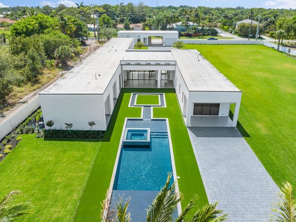 9741 SE Gomez Avenue, Hobe Sound, FL 33455