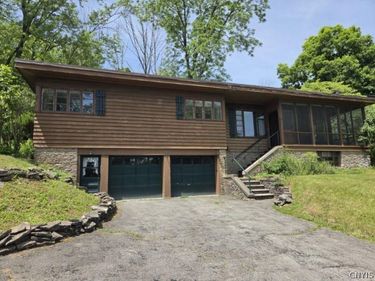 4581 Broad Road , Syracuse, NY 13215