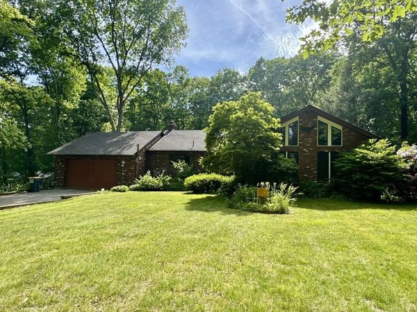 64 Number 10 Schoolhouse Rd, Charlton, MA 01507