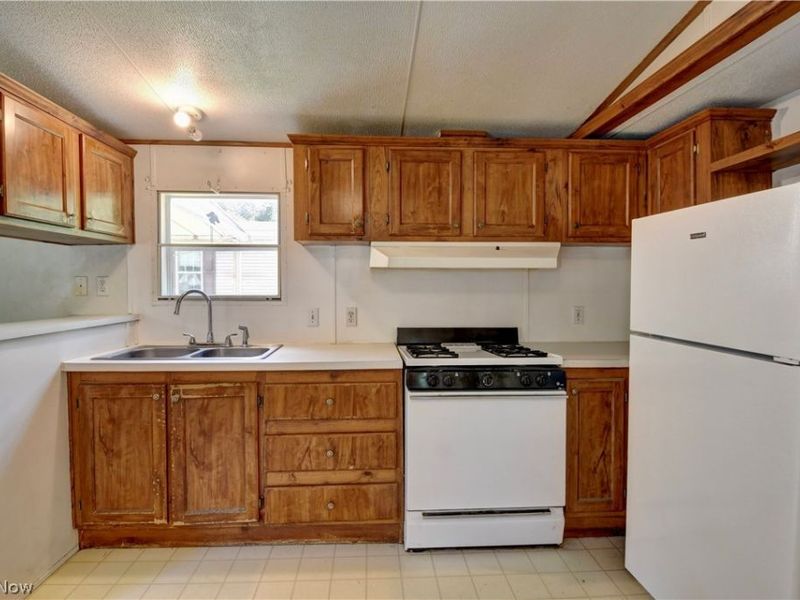 122 Pompano Lane SE, New Philadelphia, OH 44663 Photo 6