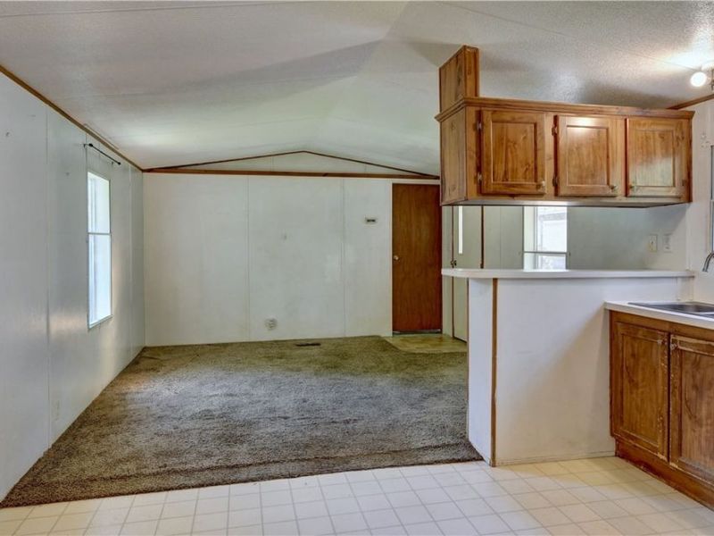 122 Pompano Lane SE, New Philadelphia, OH 44663 Photo 8