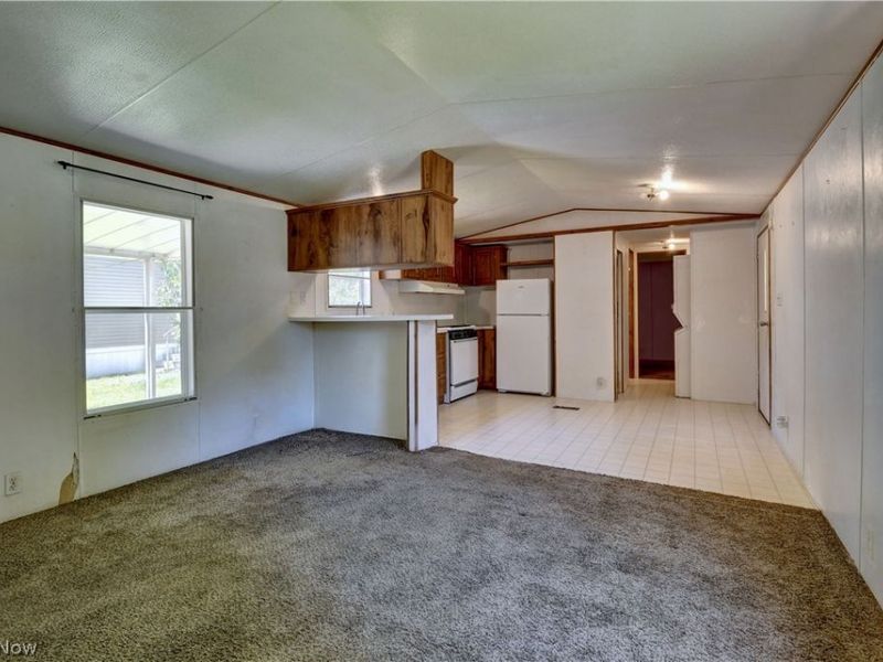 122 Pompano Lane SE, New Philadelphia, OH 44663 Photo 9