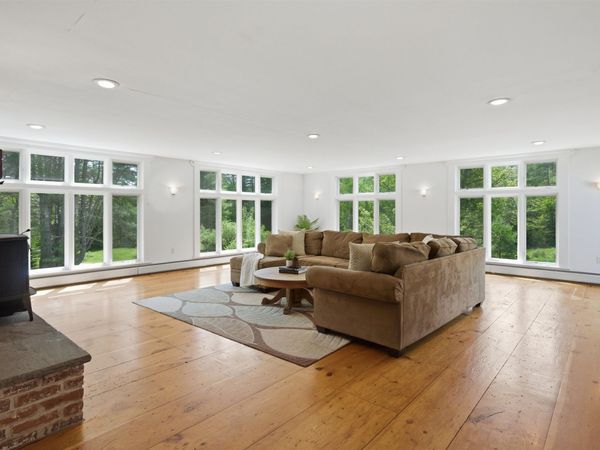 42 Blackberry Lane, Jamaica, VT 05343