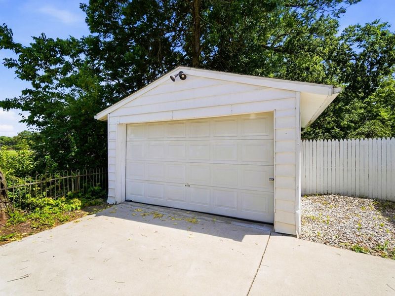 612 W Madison Street, New Carlisle, OH 45344 Photo 5