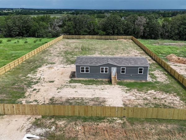 161 Azalea CT , Dale, TX 78616