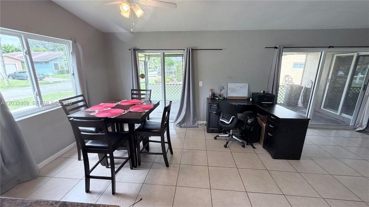 5356 NW 93rd Ter , Sunrise, FL 33351 Photo