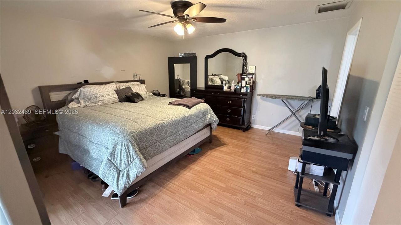 5356 NW 93rd Ter , Sunrise, FL 33351 Photo