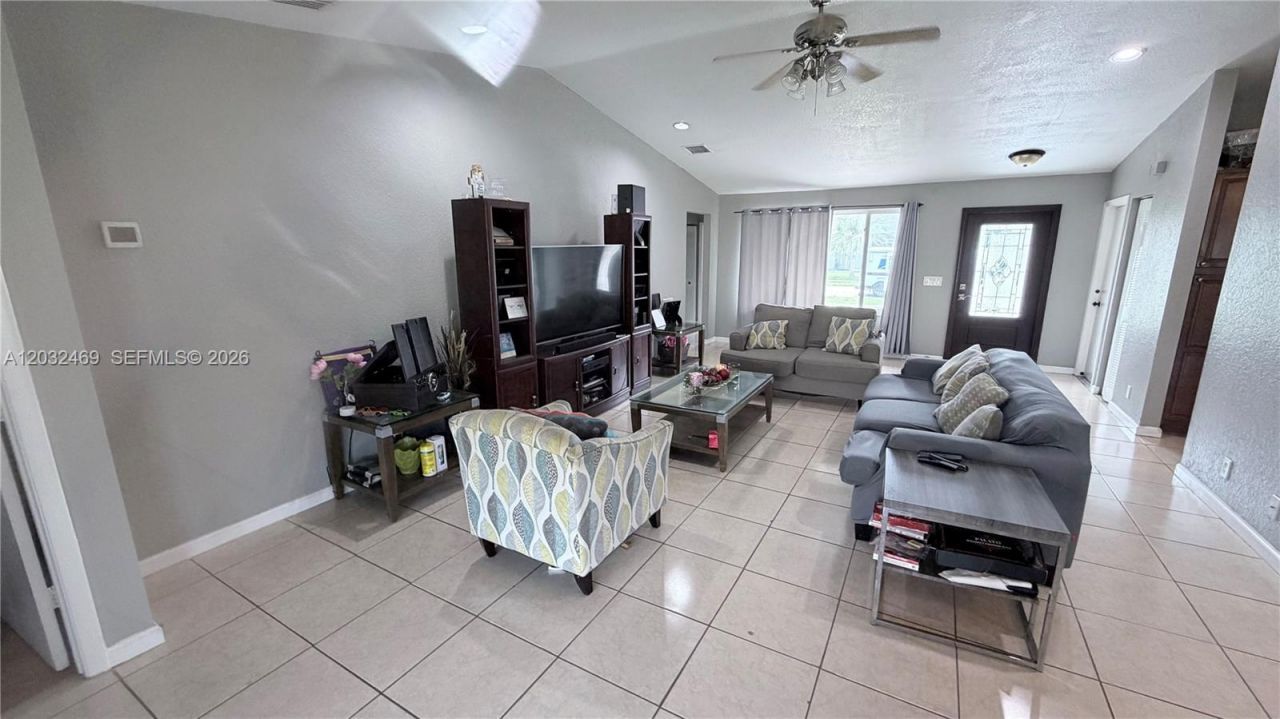 5356 NW 93rd Ter , Sunrise, FL 33351 Photo