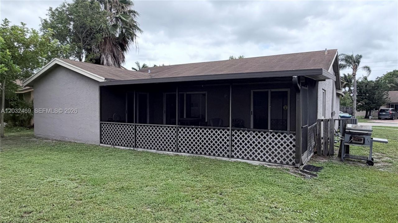 5356 NW 93rd Ter , Sunrise, FL 33351 Photo