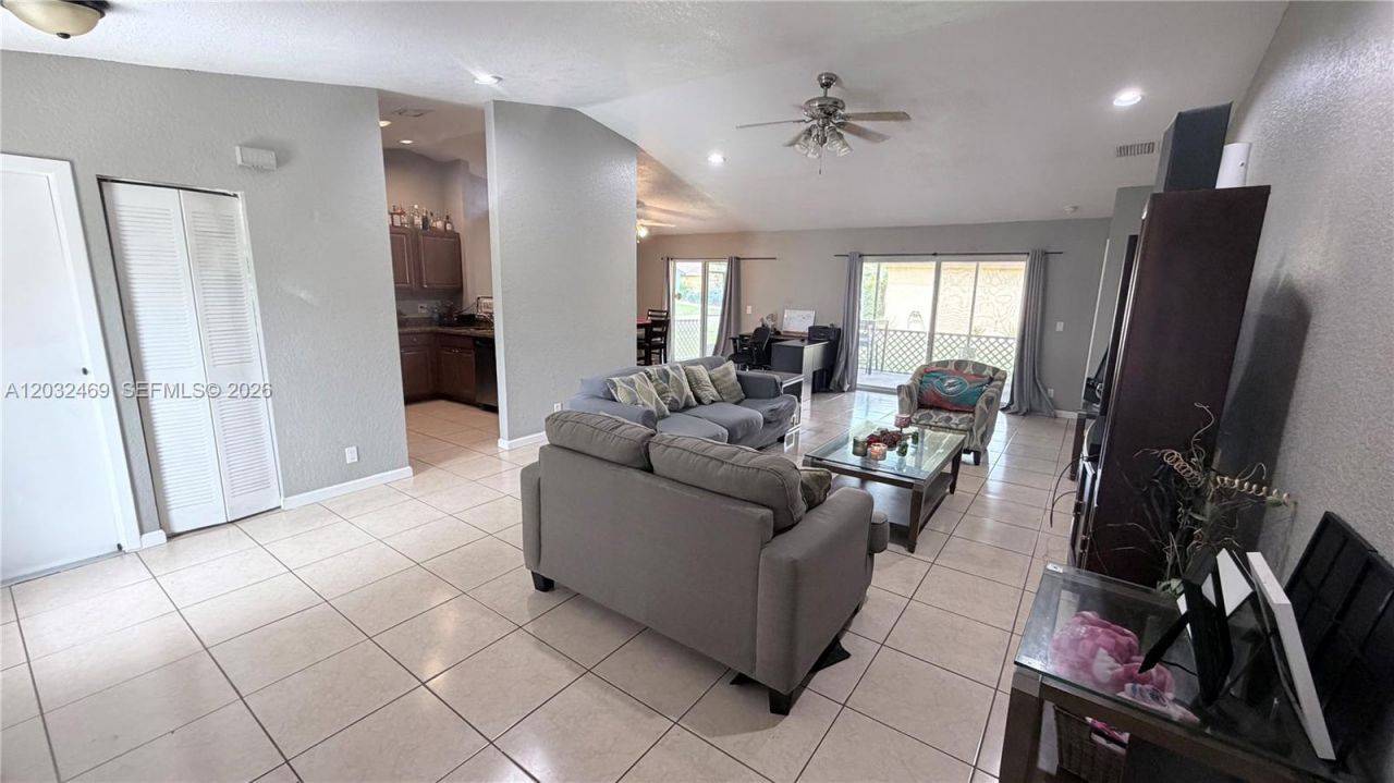 5356 NW 93rd Ter , Sunrise, FL 33351 Photo