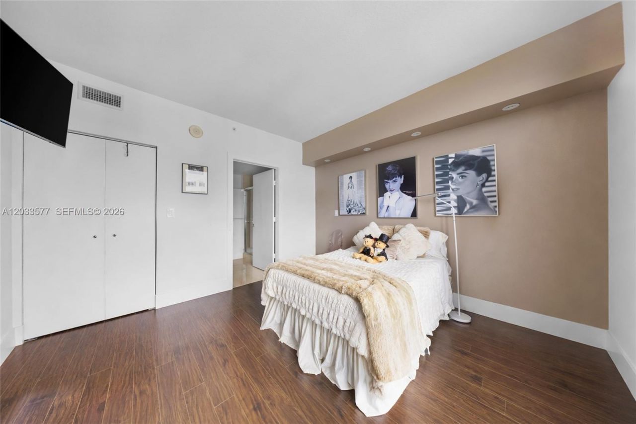 16275 Collins Ave, Unit 2502, Sunny Isles Beach, FL 33160 Photo