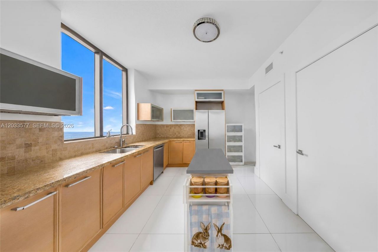 16275 Collins Ave, Unit 2502, Sunny Isles Beach, FL 33160 Photo