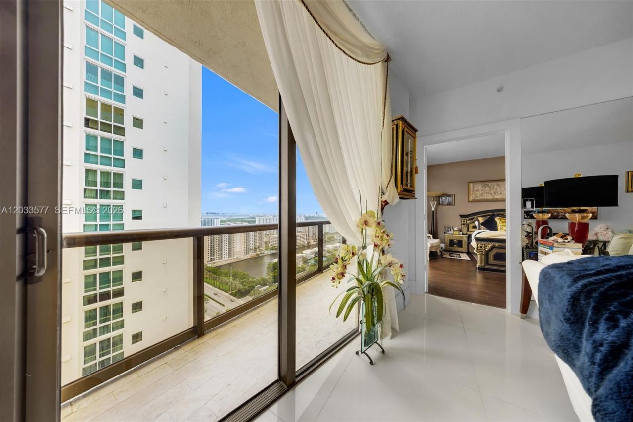 16275 Collins Ave, Unit 2502, Sunny Isles Beach, FL 33160 Photo