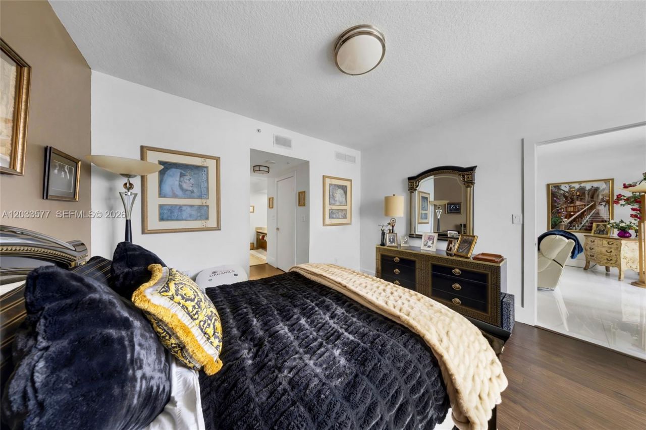 16275 Collins Ave, Unit 2502, Sunny Isles Beach, FL 33160 Photo